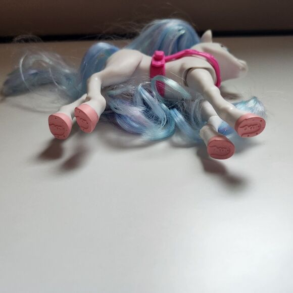 Wild Manes White Horse - Picture 6 of 8